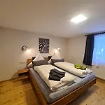 Haus Stehbock * Partenen