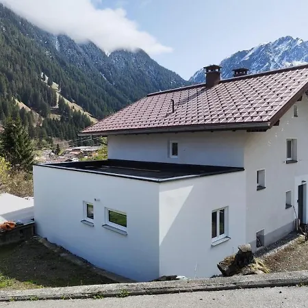 Haus Stehbock Сasa de vacaciones Partenen